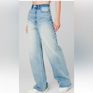 BLANKNYC- Women’s Ribcage Wide Leg Jean Frey Hem Finish